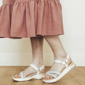 Dansko Raquel Lightweight Walking Sandal - Size 10.5